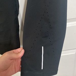 Capri athletic leggings